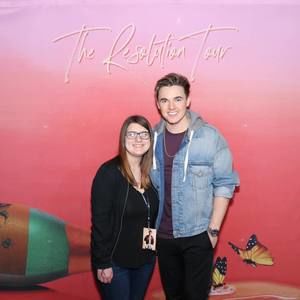 Meet your Posher, Hope